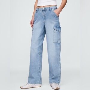 Gap 90s Mid-Rise Denim Loose Fit Cargo Utility Festival Straight Leg Jeans